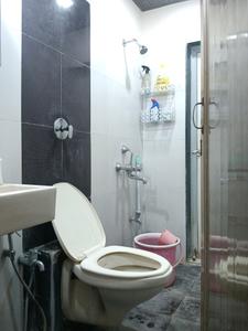 Common Bathroom Image of 950 Sq.ft 2 BHK Apartment / Flat for rent in Vihang Valley, Kasarvadavali Thane for Rs. 28000