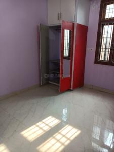 Bedroom Image of 800 Sq.ft 2 BHK Builder Floor for rent in Preet Vihar New Delhi for Rs. 17000