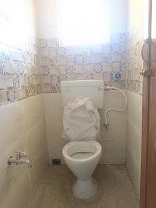 Bathroom Image of 850 Sq.ft 2 BHK Apartment / Flat for sale in Behala Kolkata for Rs. 5100000