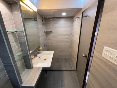 Bathroom Image of 1500 Sq.ft 3 BHK Apartment / Flat for rent in  Sea Castle Apartments, Andheri West Mumbai for Rs. 170000