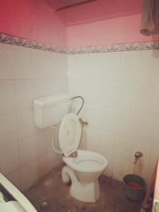Bathroom Image of 288 Sq.ft 1 RK Builder Floor for rent in Sector 5 Rohini New Delhi for Rs. 7500
