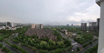 Balcony Image of 2475 Sq.ft 3 BHK Apartment / Flat for rent in Prateek Stylome, Sector 45 Noida for Rs. 75000