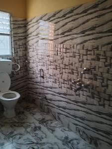 Bathroom Image of 1270 Sq.ft 3 BHK Apartment / Flat for rent in Chandannagar Hooghly for Rs. 20000
