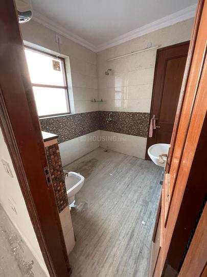Wazirabad, Sector 52 Bathroom 1