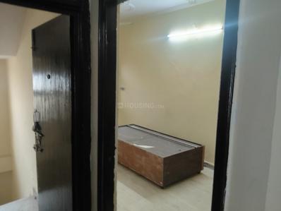 Bedroom Image of 1000 Sq.ft 3 BHK Builder Floor for rent in Preet Vihar New Delhi for Rs. 19000