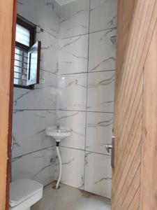 Common Bathroom Image of 1600 Sq.ft 3 BHK Apartment / Flat for sale in Lal Kuan Ghaziabad for Rs. 6565000