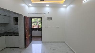 Living Room Image of 650 Sq.ft 2 BHK Apartment / Flat for rent in Pitampura New Delhi for Rs. 22500
