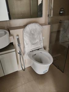 Common Bathroom Image of 980 Sq.ft 2 BHK Apartment / Flat for sale in Highland, Powai Mumbai for Rs. 30700000