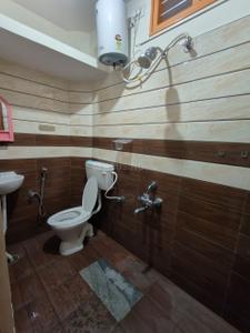 Bathroom Image of 500 Sq.ft 1 BHK Builder Floor for rent in Indira Nagar Bengaluru for Rs. 22000