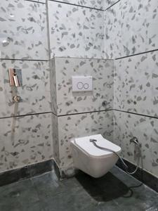 Common Bathroom Image of 810 Sq.ft 3 BHK Apartment / Flat for sale in Dwarka Mor New Delhi for Rs. 5900000