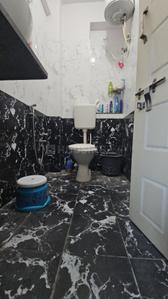 Bathroom Image of 850 Sq.ft 1 BHK Apartment / Flat for rent in S.G. Palya Bengaluru for Rs. 25000
