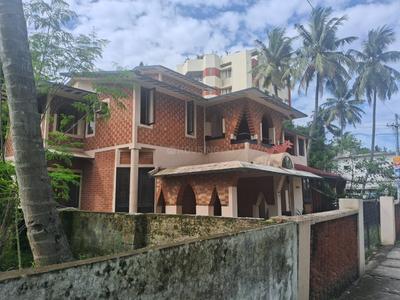 Image of 3750 Sq.ft 4 BHK Independent House for sale in Vyttila, Kochi for Rs. 20000000