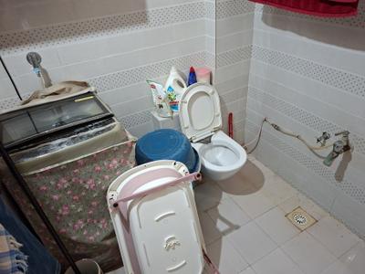 Bathroom Image of 774 Sq.ft 1 BHK Apartment / Flat for sale in Prasthan Home Town 4, Chandkheda Ahmedabad for Rs. 2900000