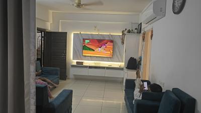 Living Room Image of 680 Sq.ft 2 BHK Apartment / Flat for sale in Diwalipura Vadodara for Rs. 4400000