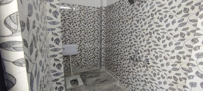 Bathroom Image of 2200 Sq.ft 4.5 BHK Independent House for rent in Jankipuram Extension Lucknow for Rs. 20000