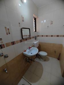 Bathroom Image of 926 Sq.ft 2 BHK Apartment / Flat for rent in Kurtarkar Nagari Goa for Rs. 20000