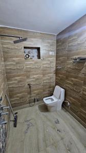 Bathroom Image of 1000 Sq.ft 2 BHK Builder Floor for rent in Model Town Panipat for Rs. 18000
