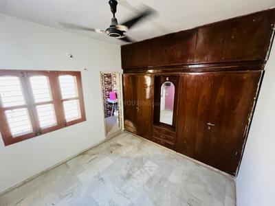 Bedroom Image of 1620 Sq.ft 4 BHK Independent House for rent in Motera Ahmedabad for Rs. 30000