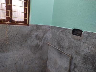 Bathroom Image of 650 Sq.ft 1 RK Independent House for rent in Madhyamgram Kolkata for Rs. 7000