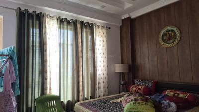 Bedroom Image of 2250 Sq.ft 3 BHK Builder Floor for sale in Canal Road Dehradun for Rs. 16500000