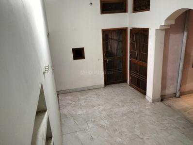 Balcony Image of 600 Sq.ft 2 BHK Builder Floor for rent in Rajajipuram Lucknow for Rs. 9500