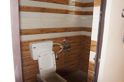 Bathroom Image of 681 Sq.ft 2 BHK Apartment / Flat for sale in Anakaputhur Chennai for Rs. 3900000