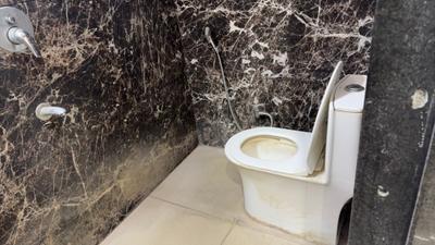 Bathroom Image of 650 Sq.ft 1 BHK Independent House for rent in Mahalakshmi Nagar Indore for Rs. 17500