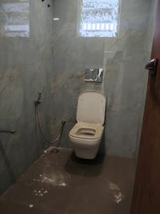 Regency Park Common Bathroom 4