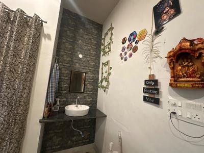 Bathroom Image of 900 Sq.ft 2 BHK Independent House for rent in Khushhalpur Moradabad for Rs. 10000