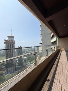 Balcony Image of 2400 Sq.ft 4 BHK Apartment / Flat for sale in Lokhandwala Minerva, Worli Mumbai for Rs. 115000000