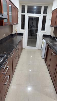 Kitchen Image of 3930 Sq.ft 4 BHK Apartment / Flat for sale in Central Park Resorts, Sector 48 Gurgaon for Rs. 155000000