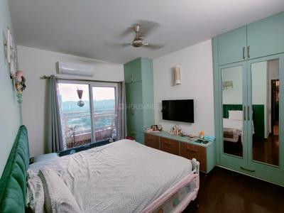 Bedroom Image of 1520 Sq.ft 3 BHK Apartment / Flat for sale in Mahagun Moderne, Sector 78 Noida for Rs. 20000000