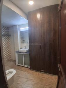 Bathroom Image of 700 Sq.ft 1 BHK Builder Floor for rent in Sector 57 Gurgaon for Rs. 22000