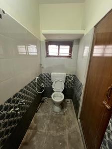 Bathroom Image of 600 Sq.ft 1 BHK Builder Floor for rent in K R Puram Bengaluru for Rs. 15000