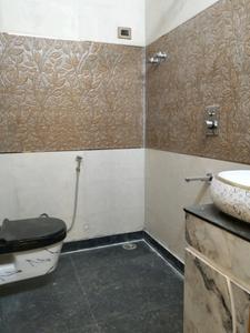 Common Bathroom Image of 1450 Sq.ft 4 BHK Builder Floor for sale in Laxmi Nagar New Delhi for Rs. 14500000