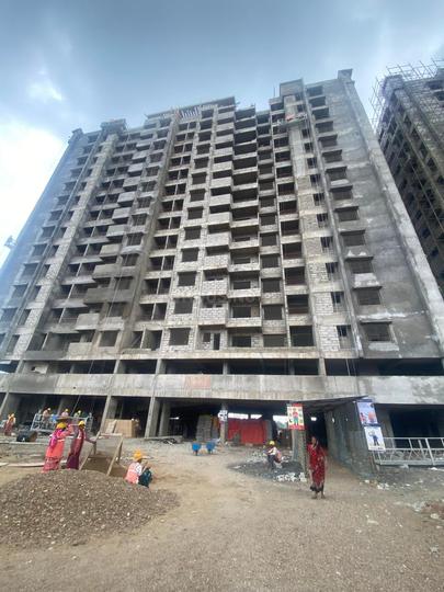 Pyramid Gloria Main Image 1