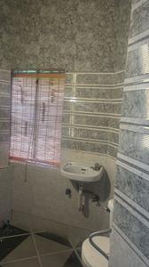 Bathroom Image of 450 Sq.ft 1 RK Builder Floor for rent in Swaraj Homes RWA Hauz Khas Block C 5, Hauz Khas New Delhi for Rs. 28000