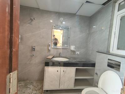 Bathroom Image of 1900 Sq.ft 3.5 BHK Apartment / Flat for rent in Rishita Mulberry Heights, Sushant Golf City Lucknow for Rs. 45000