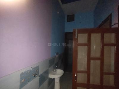 Bathroom Image of 1488 Sq.ft 3 BHK Builder Floor for rent in Hari Singh Colony Rohtak for Rs. 11000