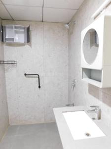 Bathroom Image of 1800 Sq.ft 3 BHK Apartment / Flat for rent in Sri Aditya Athena, Manikonda Hyderabad for Rs. 72000