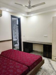Bedroom Image of 900 Sq.ft 3 BHK Builder Floor for rent in Shalimar Bagh New Delhi for Rs. 38000