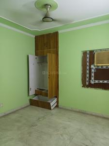 Bedroom Image of 1100 Sq.ft 2.5 BHK Builder Floor for rent in Sector 11 Noida for Rs. 25000