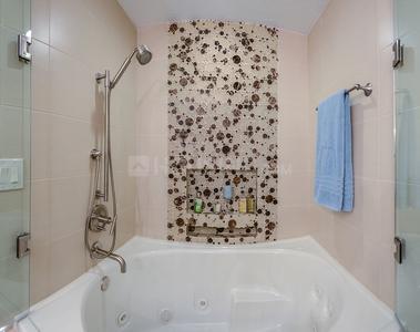 Bathroom Image of 5800 Sq.ft 9 BHK Apartment / Flat for sale in Khar West Mumbai for Rs. 280000000