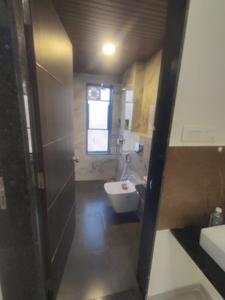 Bathroom Image of 1600 Sq.ft 3 BHK Apartment / Flat for rent in Omkar Nagar Nagpur for Rs. 28000