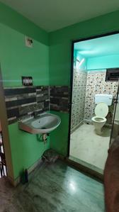 Bathroom Image of 400 Sq.ft 1 BHK Independent House for rent in Baguiati Kolkata for Rs. 7000