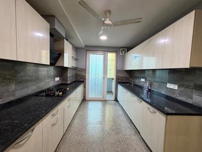 Kitchen Image of 2700 Sq.ft 4 BHK Builder Floor for rent in DLF Phase 1 Gurgaon for Rs. 120000