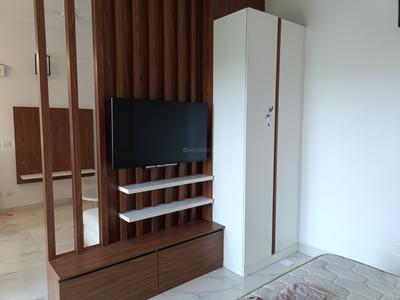 Bedroom Image of 613 Sq.ft 1 RK Apartment / Flat for rent in Purvanchal Royal City Phase 2, Chi V Greater Noida for Rs. 28000