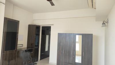 Bedroom Image of 3399 Sq.ft 4 BHK Apartment / Flat for sale in Indiabulls Enigma, Sector 110 Gurgaon for Rs. 46500000