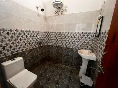 Bathroom Image of 1550 Sq.ft 2 BHK Builder Floor for rent in Shri Aman Luxury Apartments, Aman Vihar Dehradun for Rs. 35000