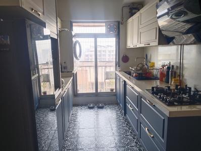 Kitchen Image of 690 Sq.ft 2 BHK Apartment / Flat for sale in Andheri West Mumbai for Rs. 25000000